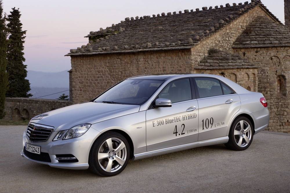 Mercedes-E-Klasse-Bluetec-Hybrid-1200x800-ad5cf232f5f009bf.jpg