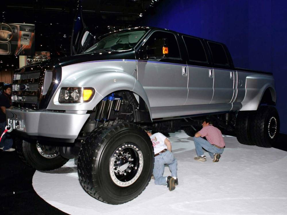 ford-f650-2013-03.thumb.jpg.9f4b474948a9a2944ed1c623a2c4991c.jpg