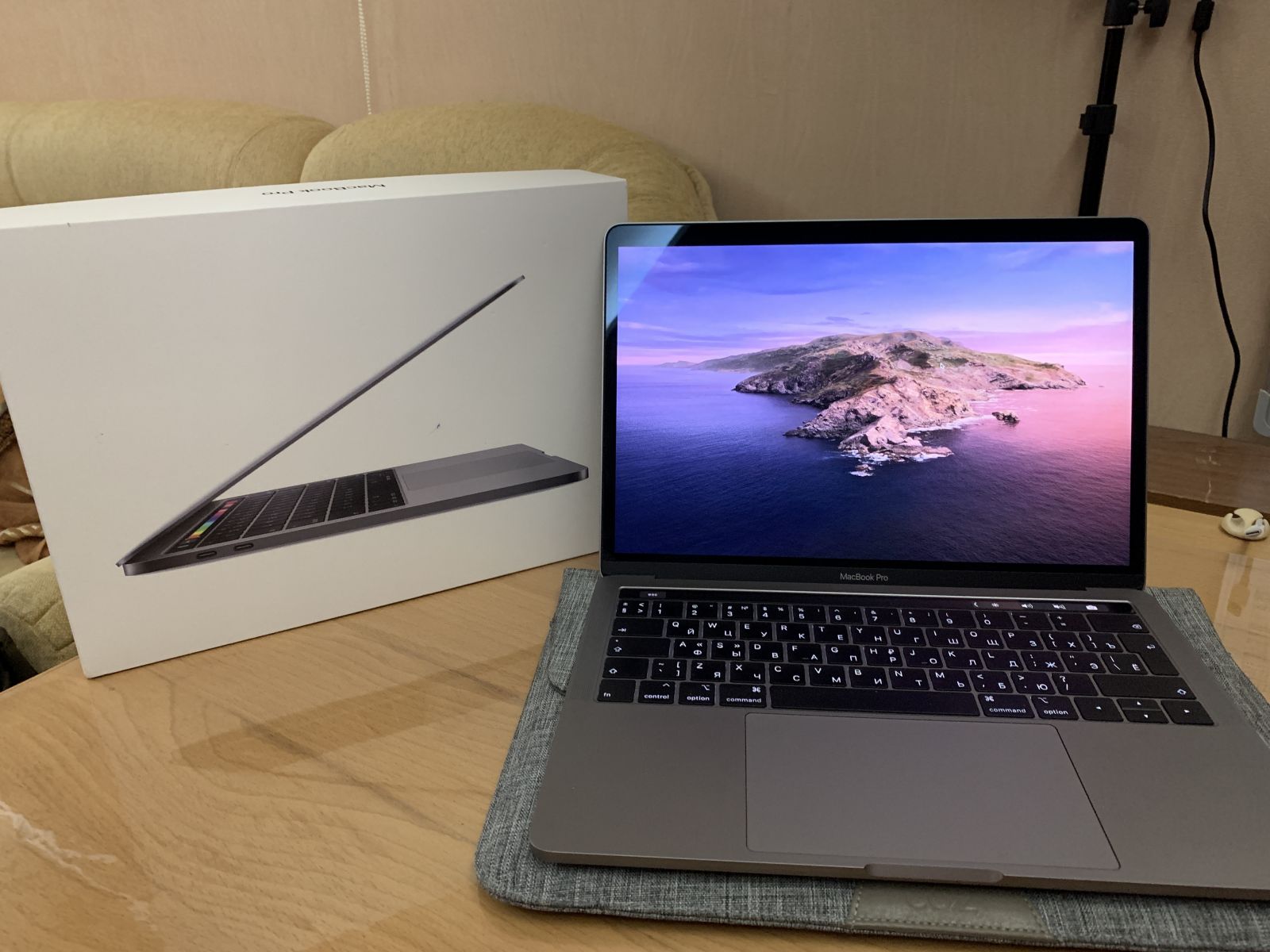 Macbook 13.3 дюйма. Apple MACBOOK Pro 16 late 2019. MACBOOK Pro 13 2019. Apple MACBOOK Pro 13.3" 2019. MACBOOK Pro 2019 i5.